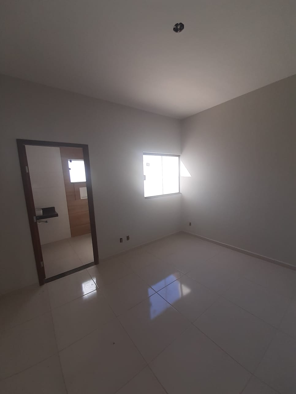 Casa à Venda no Ipê 1 - Pindamonhangaba/SP