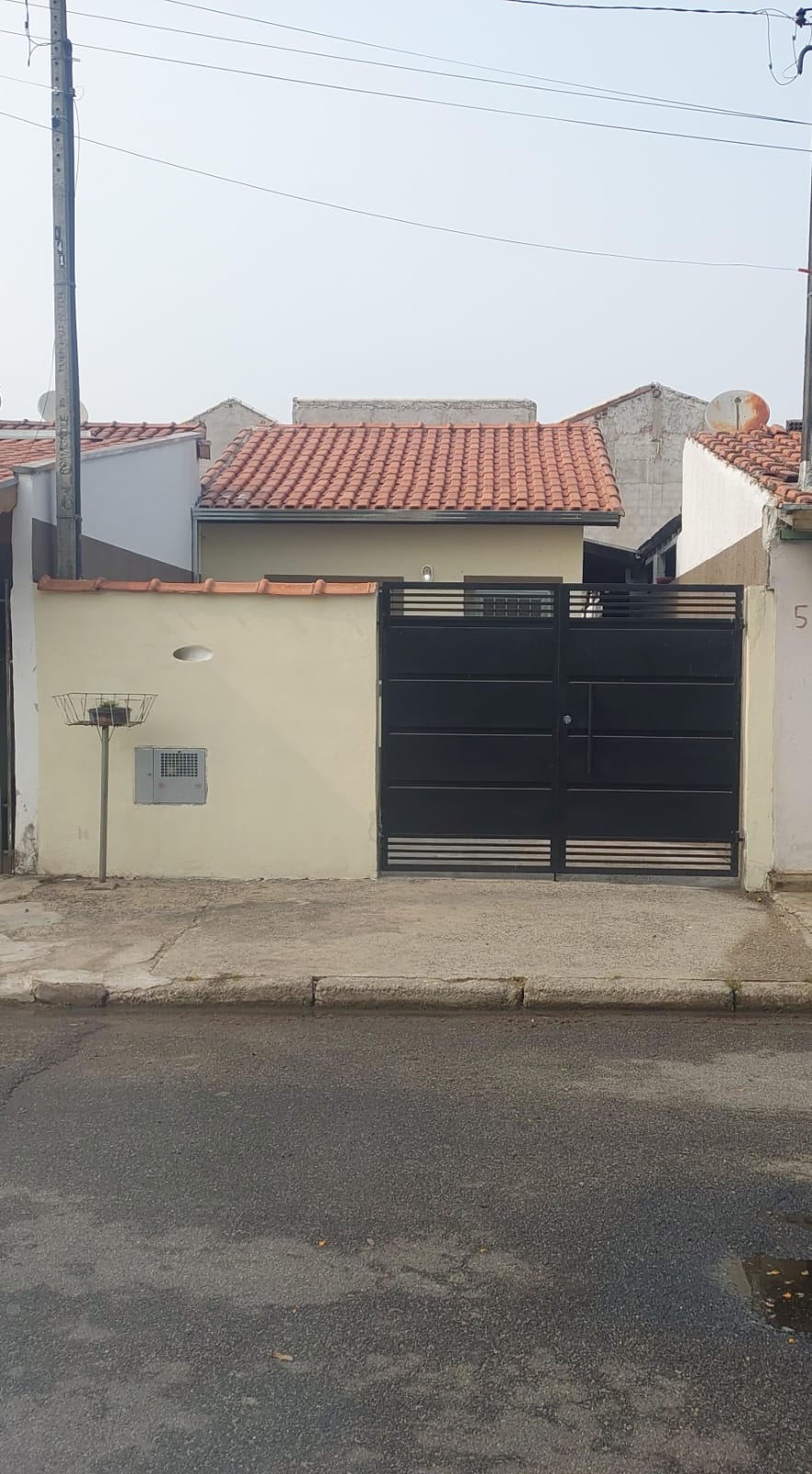 Casa à Venda no Bairro Vista Alegre - Pindamonhangaba/SP
