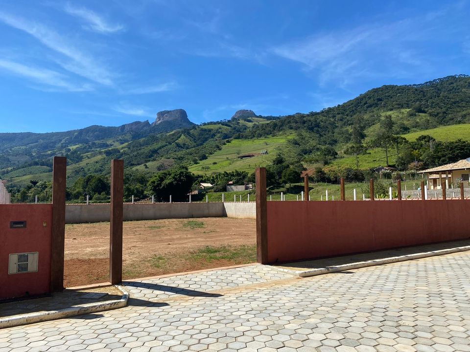 Mini Chácara em São Bento do Sapucaí com Vista para a Pedra do Baú - 540 m²