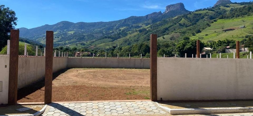 Mini Chácara em São Bento do Sapucaí com Vista para a Pedra do Baú - 540 m²